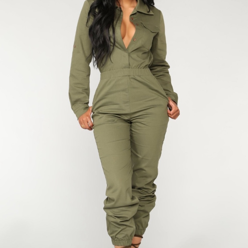 Fashion Nova “ AVIATOR BABE” Jump Suite (Olive)